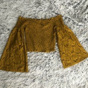 XL/can fit medium, off the shoulder blouse